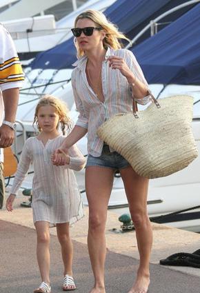 أين يقضي نجوم هوليوود إجازاتهم هذا الشهر؟         